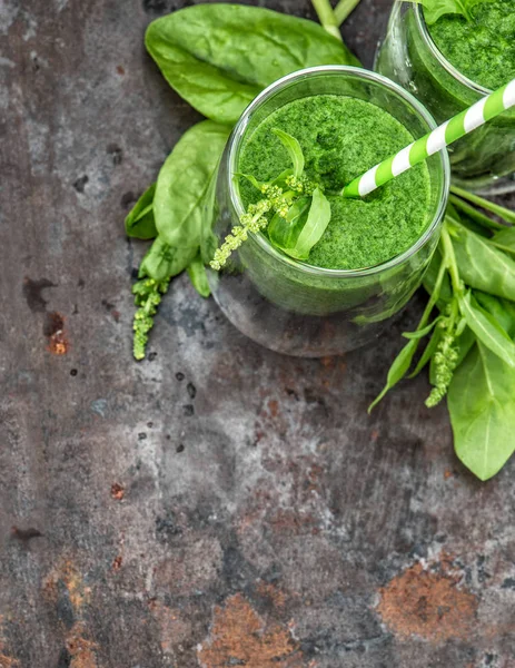 Frisk Smoothie Färsk Grön Spenat Blad Livsmedelsingredienser Detox Konceptet Ovanifrån — Stockfoto