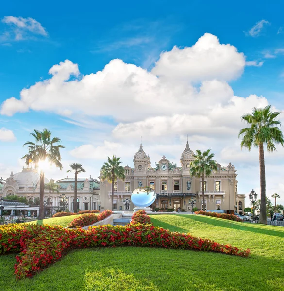 Grand Casino Monte Carlo Mit Wolkenlosem Blauen Himmel Wahrzeichen Von — Stockfoto