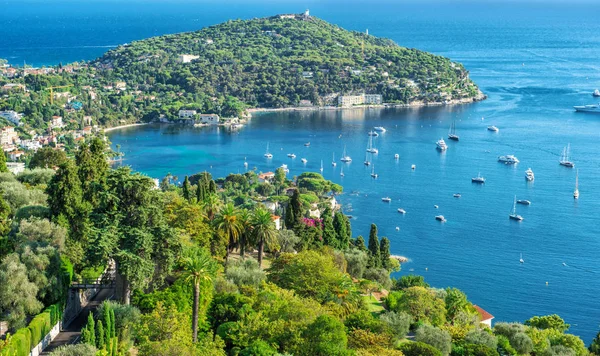 地中海の風景です コート ダジュール ニース ヴィルフランシュ 夏の休日の背景 — ストック写真