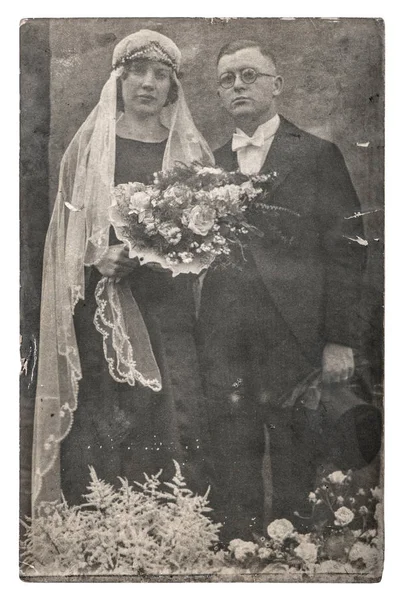 ベルリン ドイツ 1932 ビンテージ結婚式の写真 ちょうど結婚されていたカップル 元のフィルムの粒子とぼかしと懐かしい画像 — ストック写真