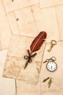  Vintage kağıtları ve tükenmez kalem. Nostaljik duygusal arka plan