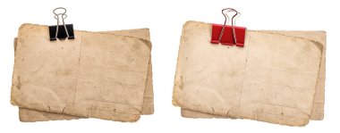 Beyaz arka plan üzerinde izole klip ile eski kağıt yaprak