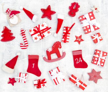 Hediye kutuları ve Noel dekorasyon süsleme. Düz yatıyordu