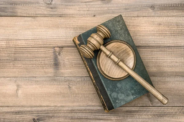 Judges Gavel Soundboard Old Book Hammer Rustic Wooden Background — Stock Photo, Image