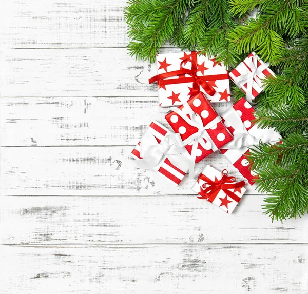 Decorazione Natale Rosso Bianco Scatole Regalo Sfondo Legno Luminoso — Foto Stock