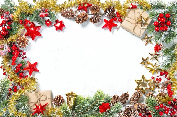 Weihnachtsschmuck Geschenke Sterne Rotgold Dekorationen Auf Weißem Hintergrund — Stockfoto