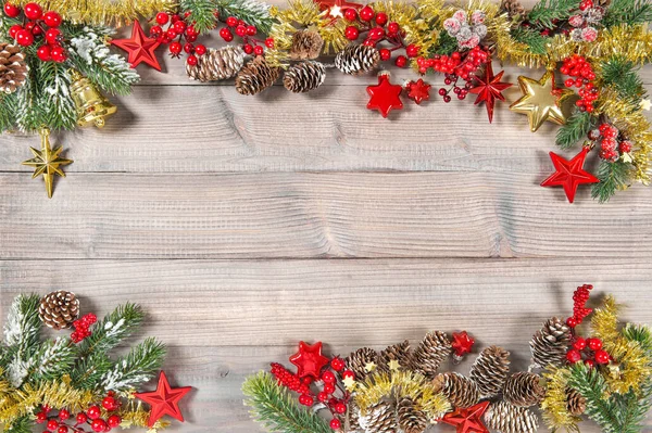 Enfeites Natal Decorações Ouro Vermelho Fundo Madeira Rústica — Fotografia de Stock