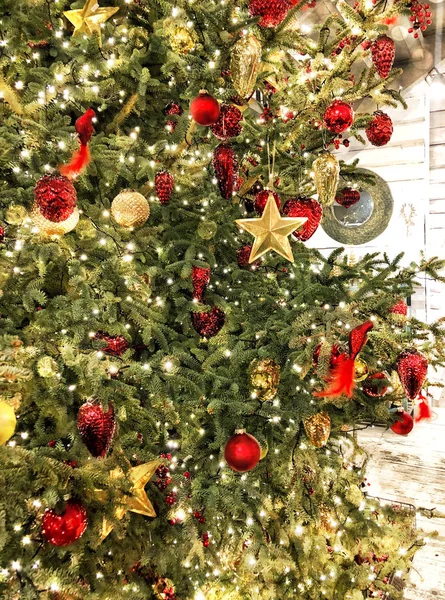 Kerstboom Decoratie Kerstballen Sterren Ornamenten Lichten Vintage Stijl Gestemde Foto — Stockfoto