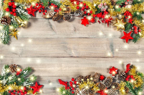 Noel süsler, yıldız, ışık garland ile dekorasyon. Vintage tonda resim