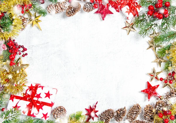 Kerstboom Takken Met Geschenken Sterren Decoratie Wintervakantie Met Sneeuw — Stockfoto