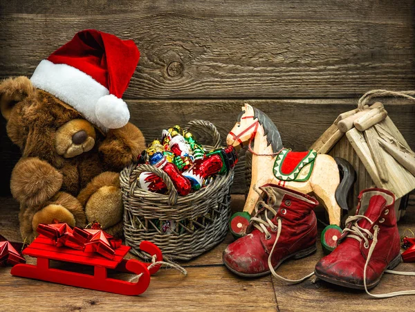 Decoração Natal Com Brinquedos Vintage Fundo Madeira — Fotografia de Stock