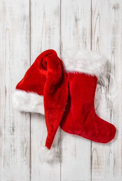 Red Hat Sok Christmas Stocking Decoratie Lichte Houten Achtergrond — Stockfoto