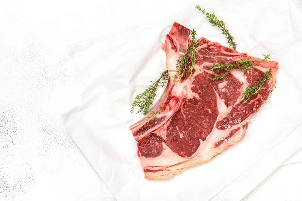 Rohes Rindfleisch Kräuter Salzzubereitung — Stockfoto