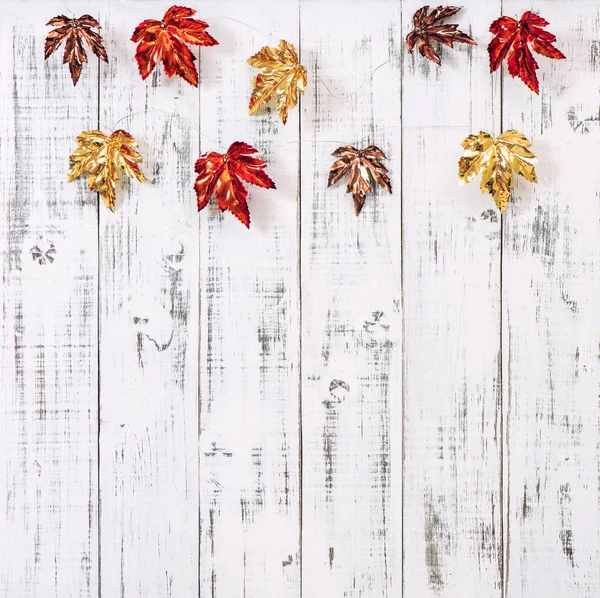 Red golden leaves bright wooden background Autumn — Stock Photo, Image