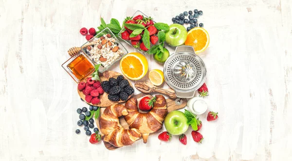 Cibo Bevande Salutari Croissant Tavola Colazione Bacche Fresche Frutta — Foto Stock