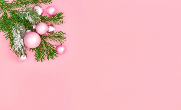 Enfeites Natal Decorações Fundo Rosa — Fotografia de Stock