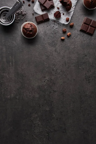 Fondo Para Hornear Con Magdalenas Chocolate Tazas Medir Chocolate Azúcar — Foto de Stock