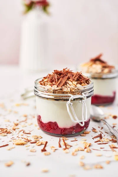 Healthy Breakfast Two Jars Healthy Yogurt Strawberry Sauce Oat Chocolate — Stock Photo, Image