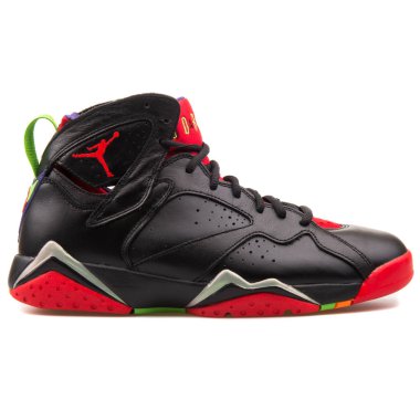 Vienna, Avusturya - 14 Haziran 2017: Nike Air Jordan 7 Retro spor ayakkabı beyaz arka plan üzerinde izole