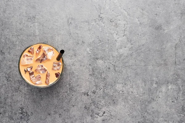 Café Helado Chocolate Vainilla Caramelo Canela Vaso Alto Con Paja — Foto de Stock