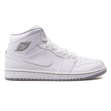 Vienna, Avusturya - 14 Haziran 2017: Nike Air Jordan 1 orta beyaz spor ayakkabı beyaz arka plan üzerinde izole