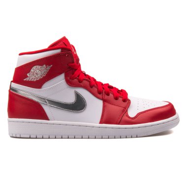Vienna, Avusturya - 14 Haziran 2017: beyaz zemin üzerine izole Nike Air Jordan 1 Retro yüksek kırmızı ve beyaz spor ayakkabı