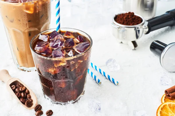 Sommergetränk Eiskaffee Oder Limo Glas Und Eiskaffee Mit Sahne Hohen — Stockfoto