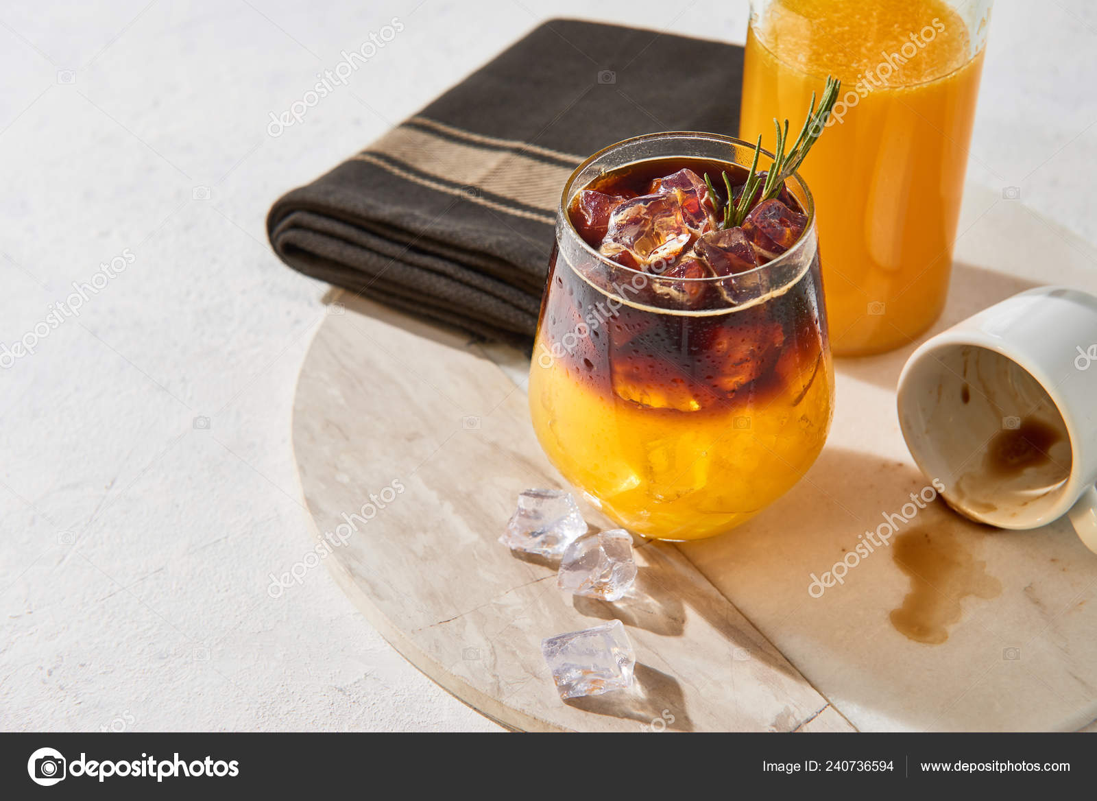 cafe o jugo de naranja