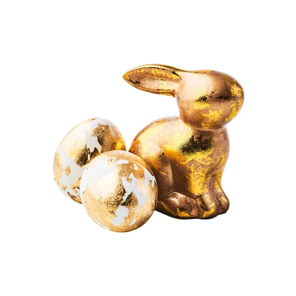 Altın tavşan şekil ve yumurta altın folyo ile dekore edilmiş — Stok fotoğraf