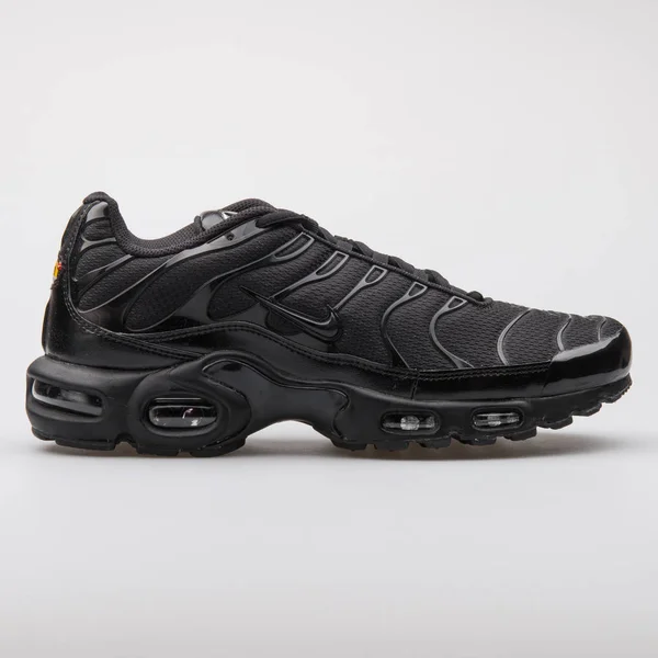 Nike Air Max plus zwarte sneaker — Stockfoto