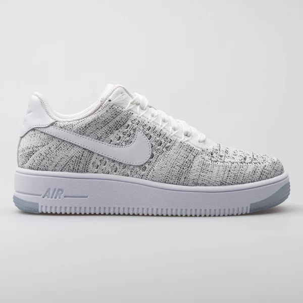 Nike Air Force 1 Flyknit Low white and black sneaker — Stock Photo, Image