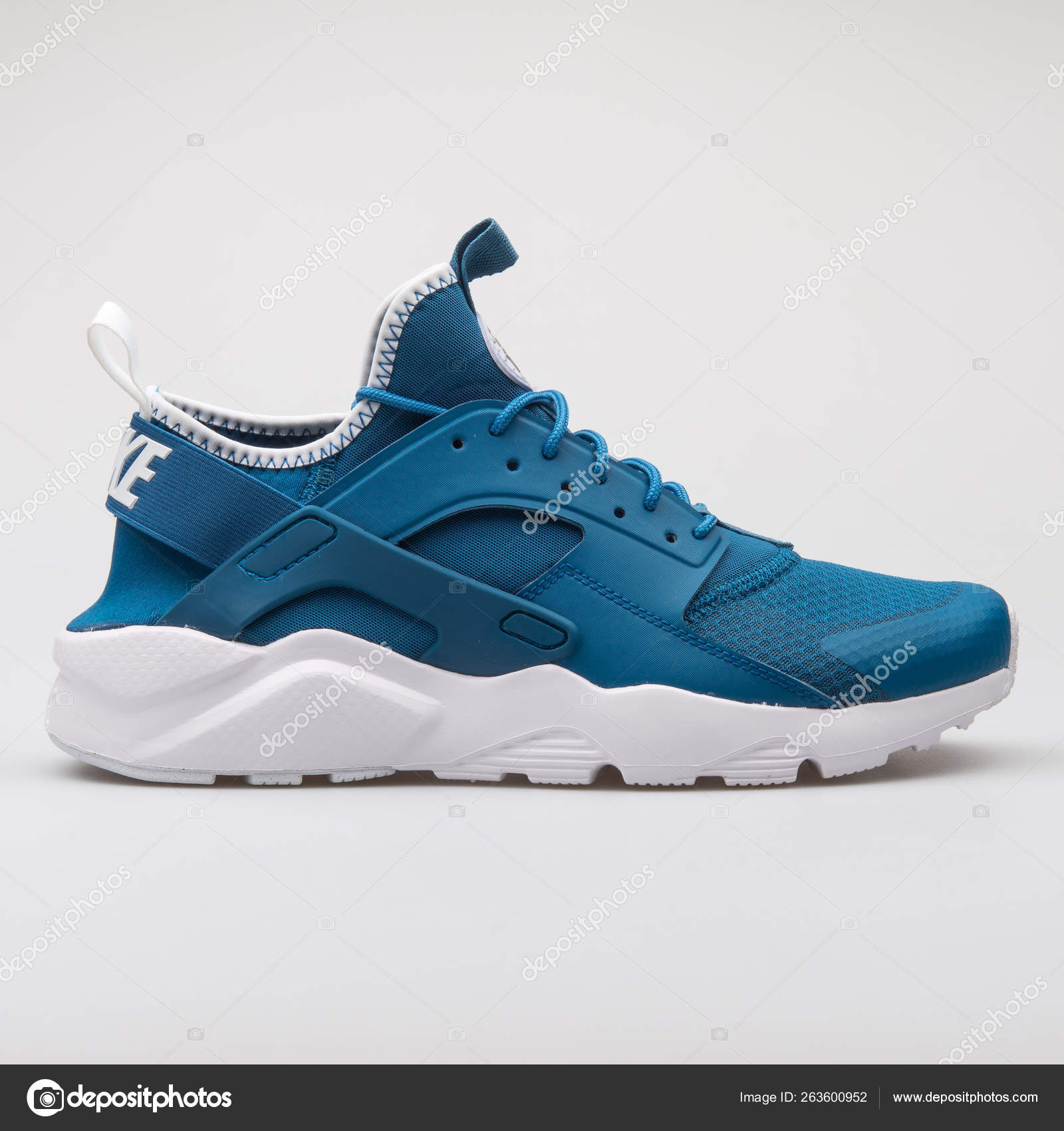 Nike Air Huarache Run Ultra sneaker – Stock Editorial © xMarshallfilms #263600952