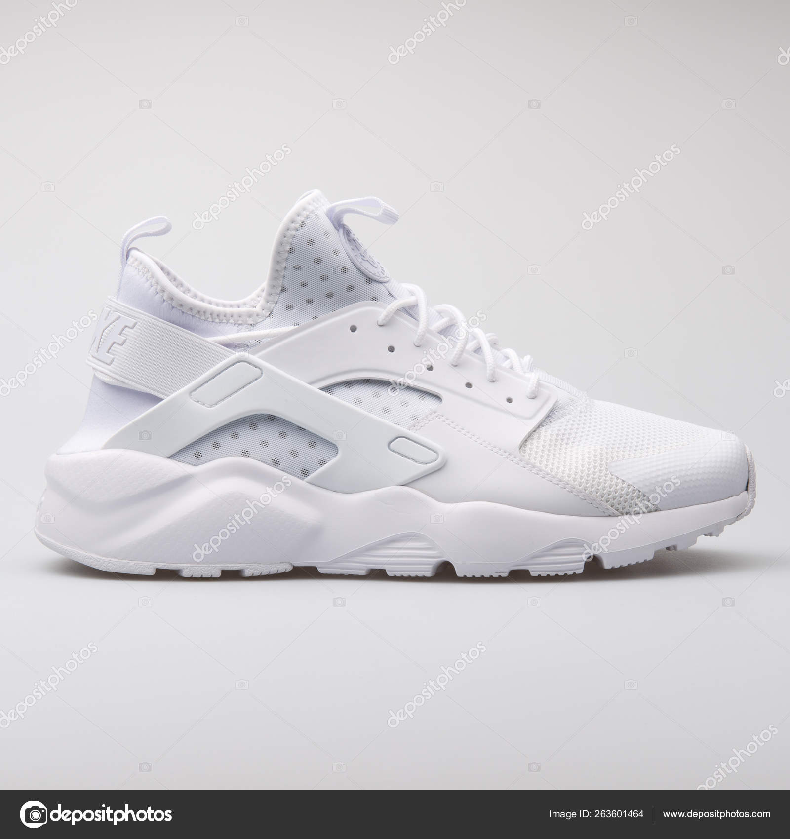 huarache run ultra white