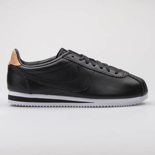 Nike clássico Cortez Couro SE tênis preto — Fotografia de Stock