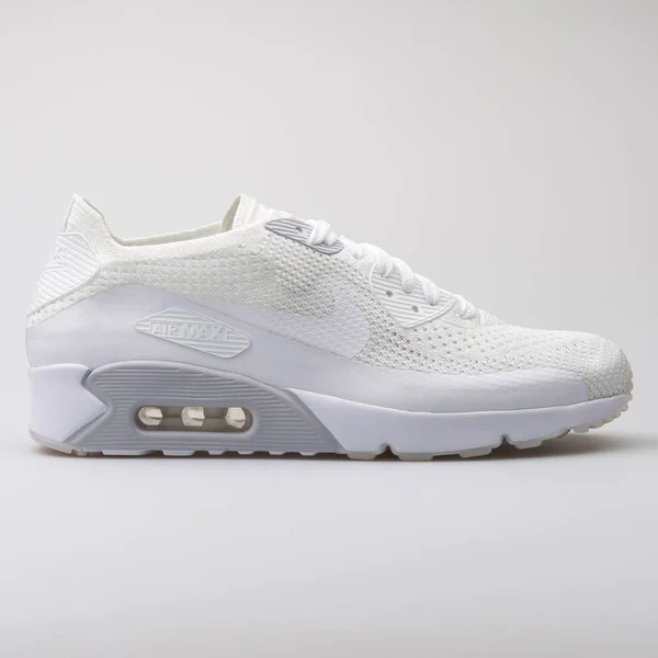 Nike Air Max 90 Ultra 2,0 Flyknit witte sneaker — Stockfoto