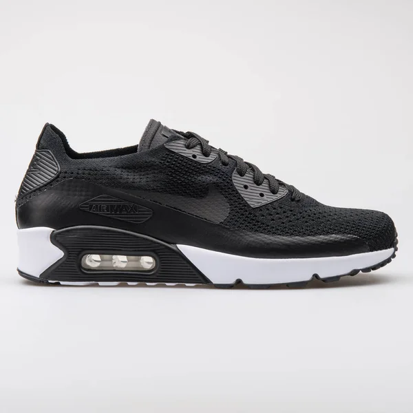 Nike Air Max 90 Ultra 2,0 Flyknit zwarte sneaker — Stockfoto