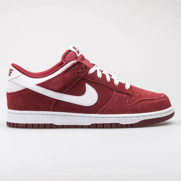 Nike Dunk Low red and white sneaker — Stock Photo, Image