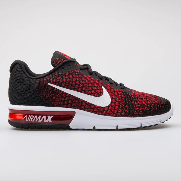 Nike Air Max 1 Ultra 2.0 Flyknit rouge et noir sneaker Photo editoriale par xMarshallfilms 263846900