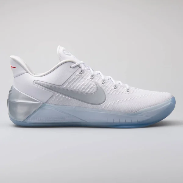 Nike Kobe A.D. White sneaker — стоковое фото