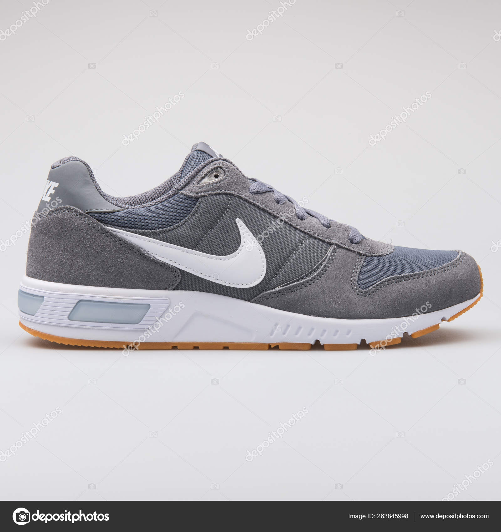 nike nightgazer grey