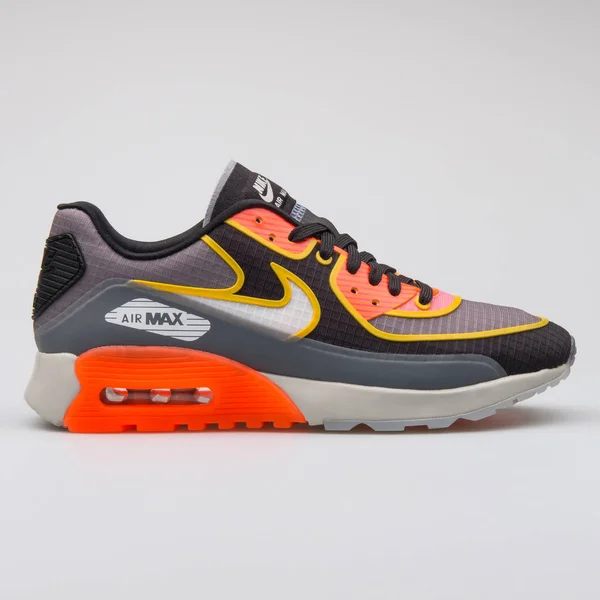 Nike Air Max 90 Ultra 2,0 si zwart, grijs en oranje sneaker — Stockfoto