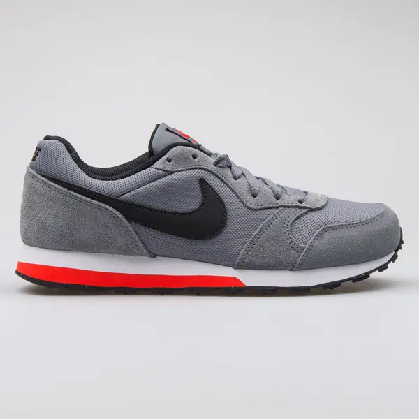 Nike MD Runner 2 grey sneaker — Stock Photo, Image