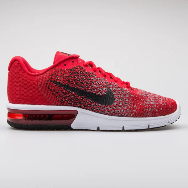Nike Air Max Sequent 2 red sneaker — Stock Photo, Image
