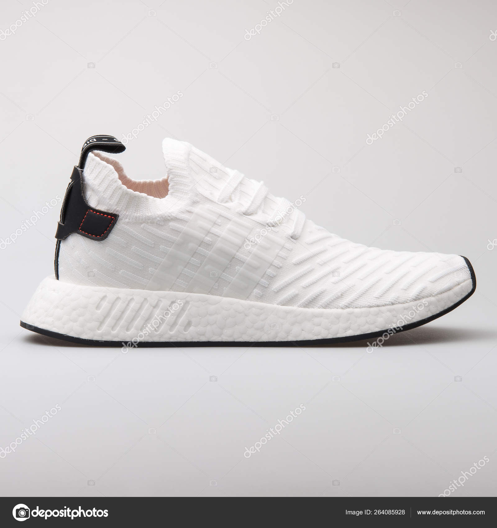 adidas nmd r2pk