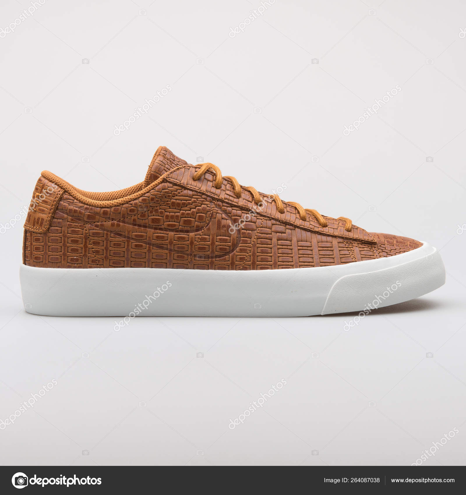 nike blazer low marron