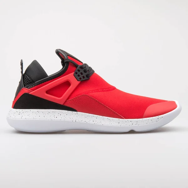 Zapatilla Nike Jordan Fly 89 roja y negra — Foto de Stock