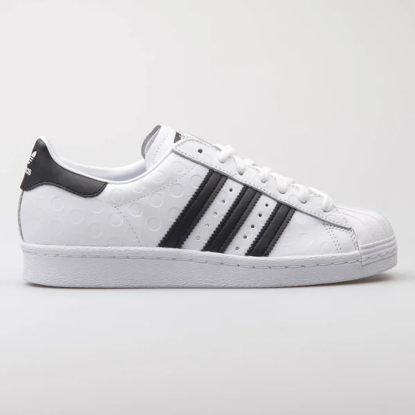 Adidas Superstar 80s witte sneaker — Stockfoto