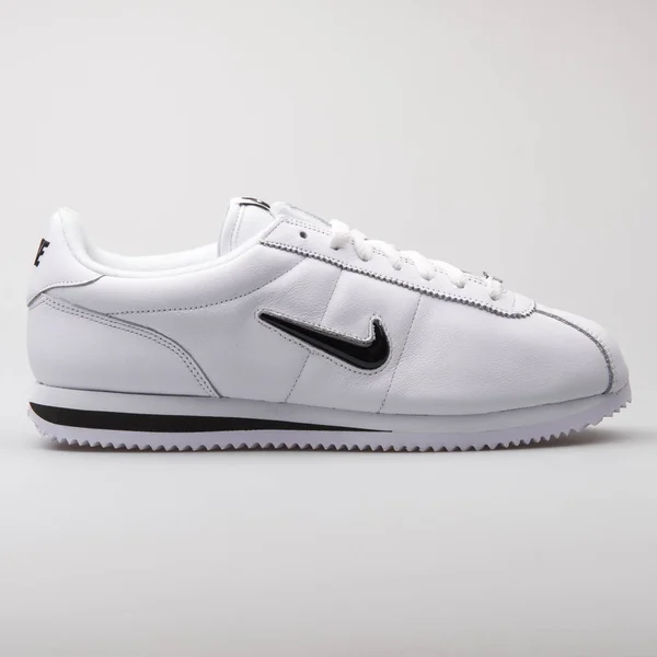 Nike Cortez Basic Jewell QS TZ white and black sneaker — Stock Photo, Image