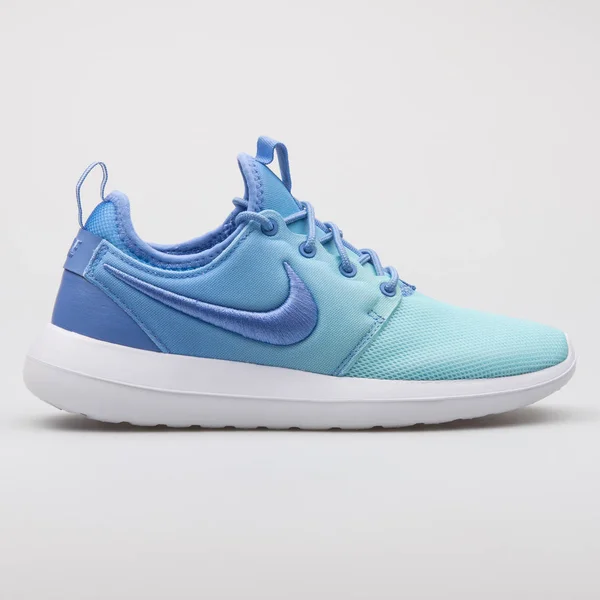 Nike Roshe twee BR blauwe sneaker — Stockfoto