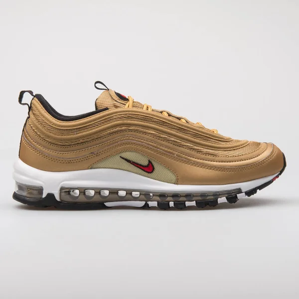 Nike Air Max 97 OG QS sapatilha de ouro — Fotografia de Stock